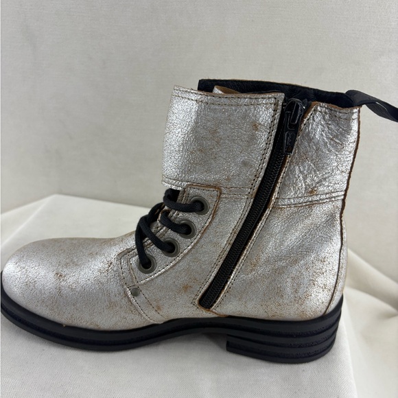 Fly London Kara Silver Metallic Lace-Up Buckle Boot size 38 NIB - Picture 5 of 10
